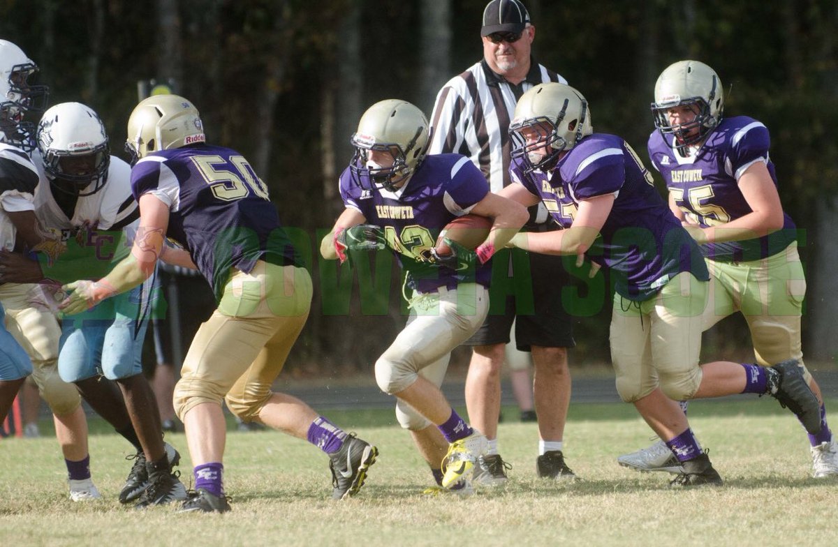 efry42's tweet photo. Defeated Evans last week 43-0. Finished with 177 yards rushing and 2 rushing touchdowns. 💪🏻🔥😈 #runningback #speeddemon #athlete #imfasterthanya #beast #crackmode @RecruitGeorgia @RunningBackRec @eastcowetamiddle #EC https://t.co/wW58pwXkxe