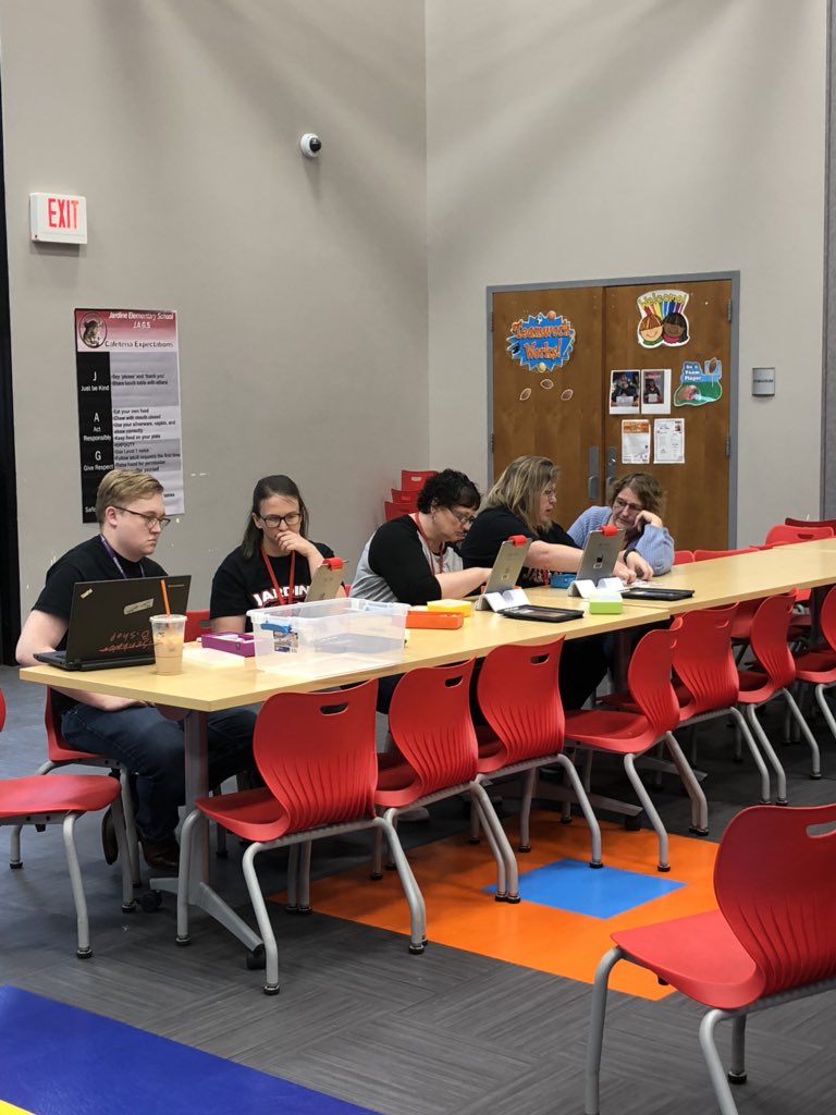 tongie_teach's tweet photo. Music, ELL & intermediate teachers learning OSMO. #tangibleplay #playosmo #osmo #jardine501 #wearetps @JardineSTEAM @PlayOsmo https://t.co/00MlNbXNhS