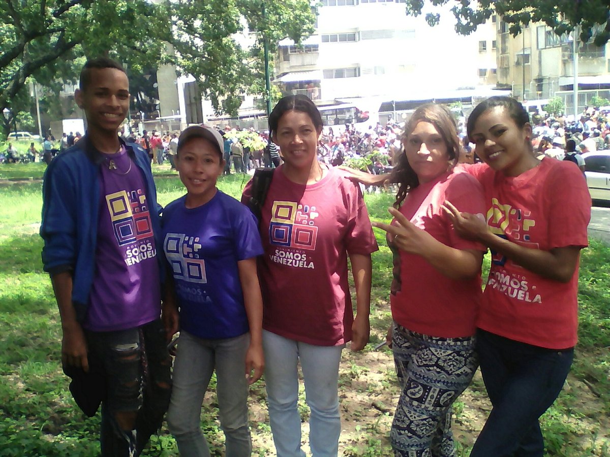 FFMPazCastillo's tweet photo. Somos Venezuela y FFM Paz Castillo, Presentes en la gran marcha por la paz. https://t.co/6prU5Y1qqY