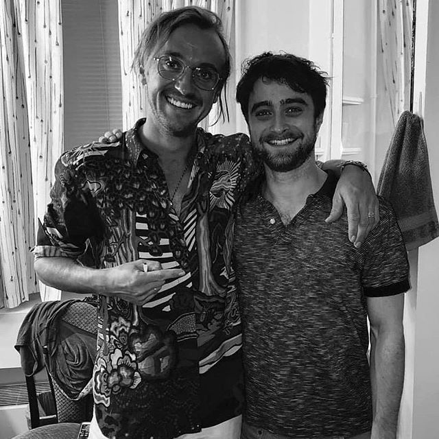 CoxinhaNerd's tweet photo. O mundo bruxo está em paz.
.
📸 @t22felton
.
.
😎 #TimelineAcessivel #PraCegoVer 👉 Foto Tom Felton e Daniel Radcliffe, Draco e Harry Potter, juntos 💙
.⠀⠀
🔥 #coxinhanerd #nerd #geek #geekstuff #geekart #nerdquote #geekquote #curiosidadesnerds #curio… https://t.co/Q2z16DdFbh https://t.co/xCndMgQVvF