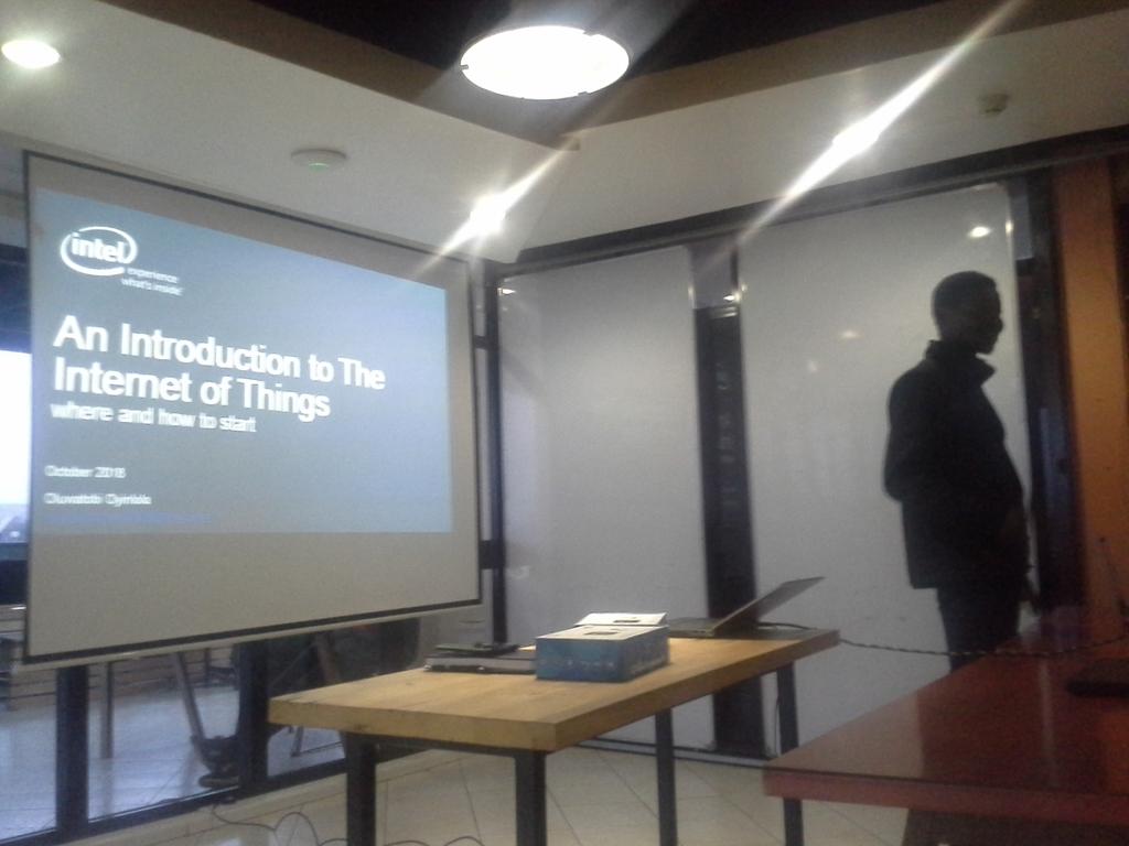 uzarwanda's tweet image. @klabrw #IoT Workshop by Oluwatobi from Nigeria.@amutangana @antale @RwandaICT @RISARWANDA @InmarsatGlobal #RwOT