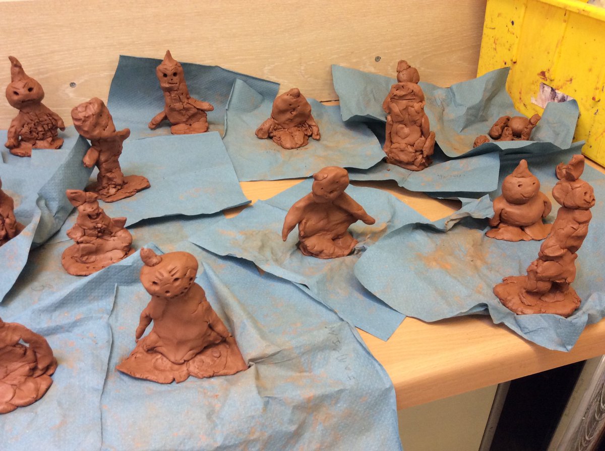 LadymountNews's tweet photo. Our terracotta warriors are certainly looking fierce in year 2S this afternoon! #orangehands https://t.co/tETad4QzmH
