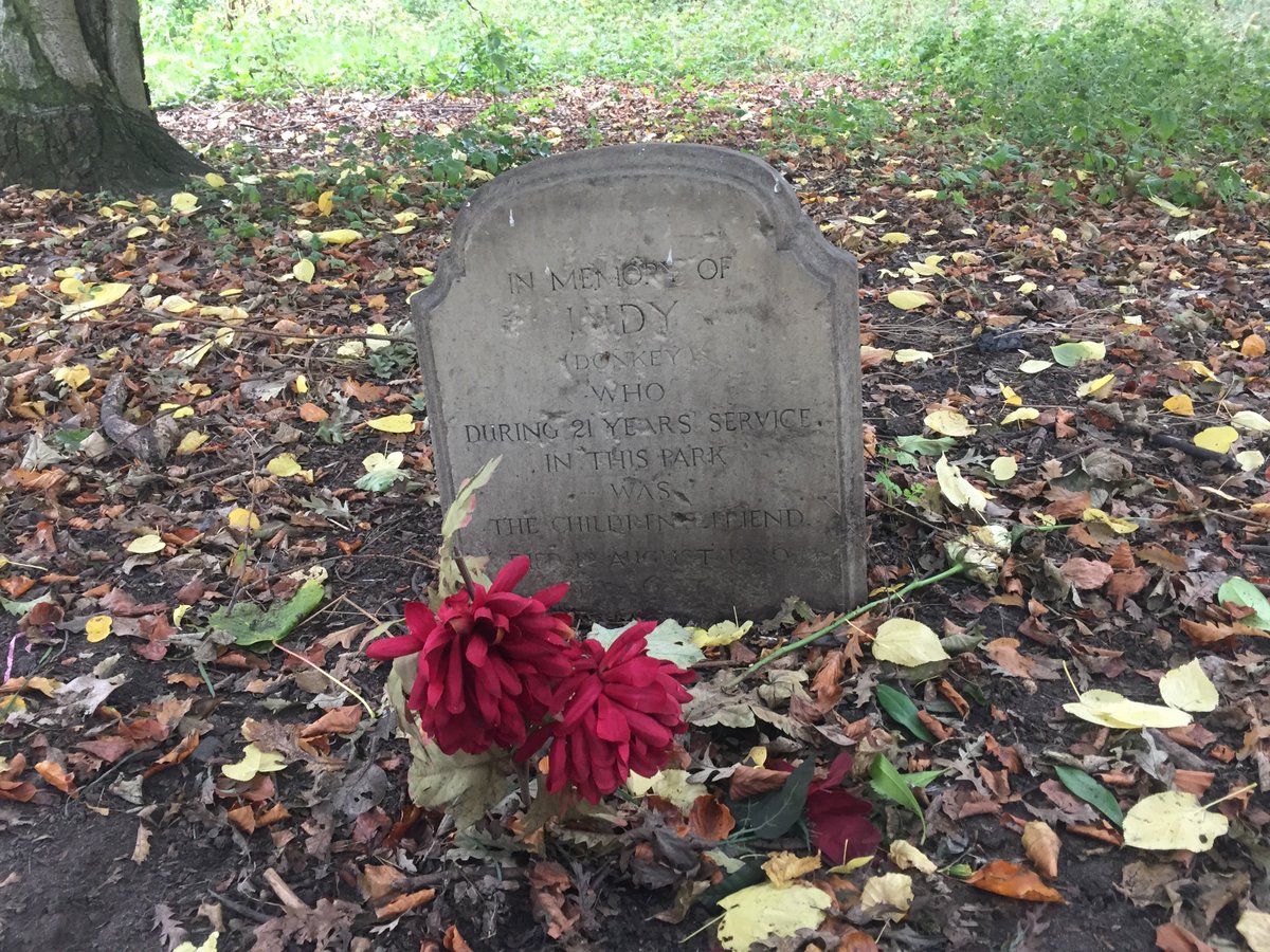<a href="/LiverpoolParks/">Liverpool Parks</a> <a href="/GiantSpectacle/">Giant Spectacular</a> <a href="/HistoricEngland/">Historic England</a> Friends of Princes Park included Joseph Paxton in their Giants picnic blanket..along with the grave of Judy the donkey!  <a href="/FOPP2018/">Friends of Princes Park</a> #LiverpoolGiants <a href="/GiantSpectacle/">Giant Spectacular</a>