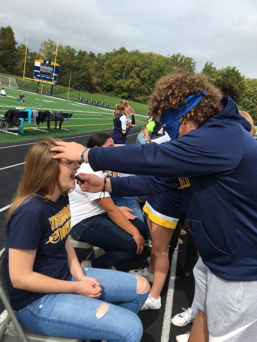 SrtaRuggaber's tweet photo. What a fun pep rally!! 💙💛🚀 #hoco2k18 #WeAreStreetsboro #RocketPride #theBOROway @StreetsboroHS https://t.co/E6Xo1T1B6w
