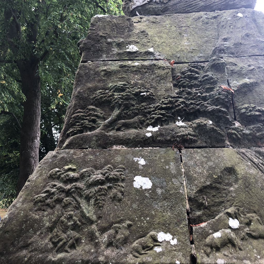 InkPlusPaperUK's tweet photo. As you approach you think the base of the statue is crumbling away - but no! It suddenly reveals an intricate mountain scene!
#lookagain #mountain #statue #sculpture #nature #hiddenstory https://t.co/UMXJ0Bt6uO