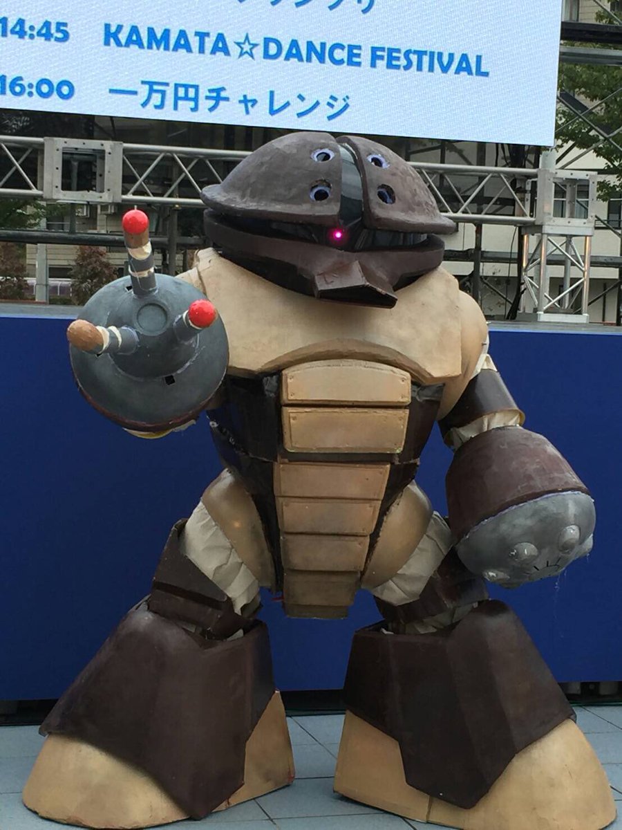 ともりん 10月なのでフォロワーさんに自己紹介しようぜ ザクとかアッガイとかのコスプレをしてるよ 今はビグザムを作っているよ たまにあんた何歳なんだって言われるけどまだピチピチの歳だよ よろぴくね