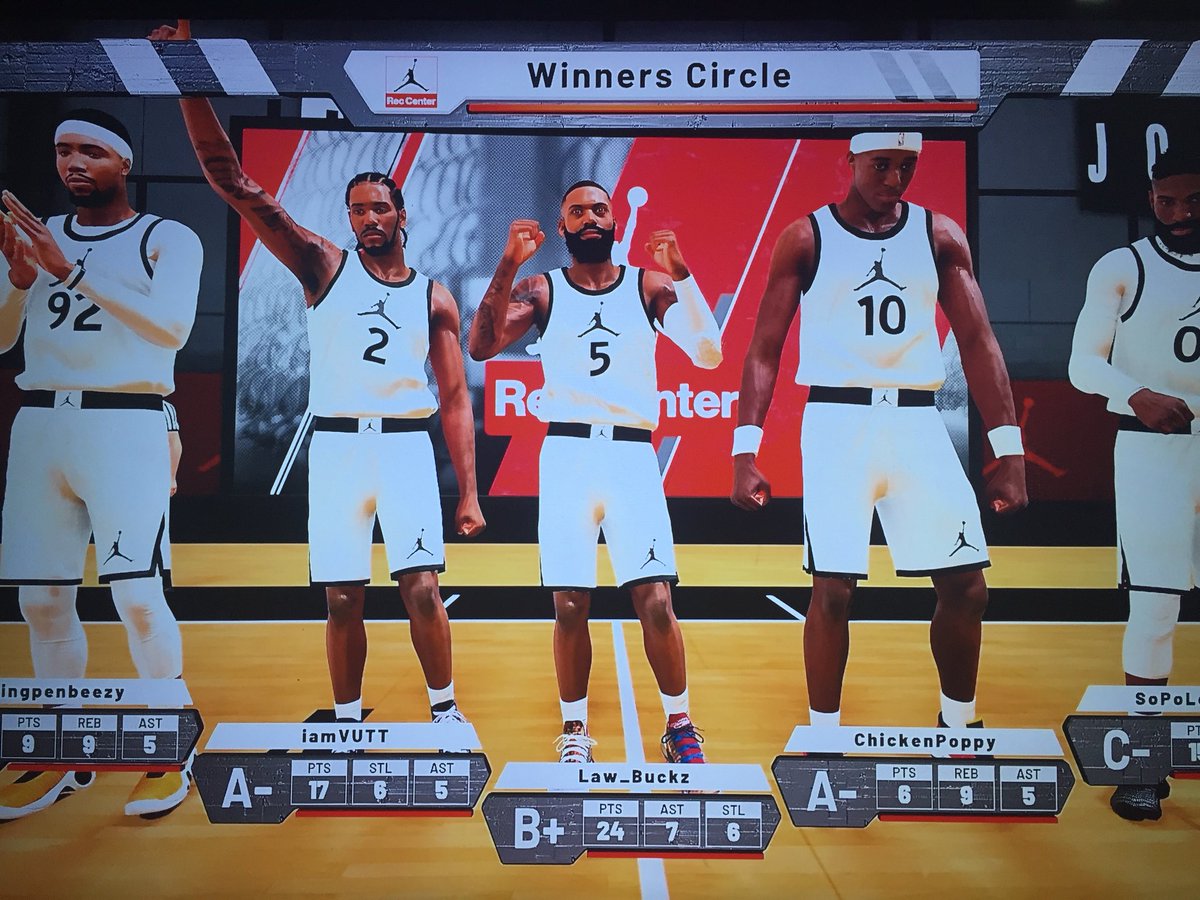 Shhchicken's tweet photo. #TrenchesAkaRec #FreeLunch😂 #BigSellin😂 #SL2K  #ChickenDontSell #PopOut🎒

PG:@LawBucks 
SG:@iamvutt 
SF:@Sopolo23BEARS 
PF:@kingpenbeezy 
C:@ChickenTPO 

@2KCrewFinder @TruPlayersOnly 
@Big_Brudda_PURP @ProphecY_SL2K @youFamousEnough @2KHUNTSEARCH @2k_sportscenter @codyparrent https://t.co/pEoK5EGnc0