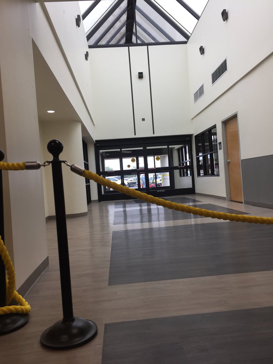 MosaicMaryville's tweet image. The end of front entrance remodel is near! Lookin’ good! #skylight #sobright #notquiteyet