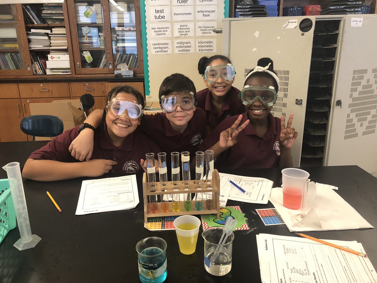 MS101_Bronx's tweet photo. Our Scientists in class 702 worked with Ms. Goins and Ms. Tricoli on the Rainbow Lab!  #ms101 #making8great @District8Supt https://t.co/uHdrlxtnMM