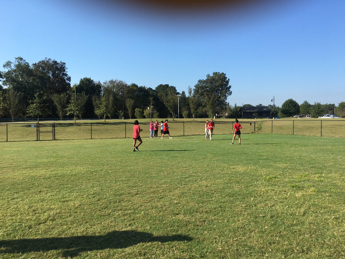 MrsBrewer1's tweet photo. The #BattleofHixsonHalls is on! So far, the #Patriots have won the first two skirmishes. Will their luck hold, or will the #Loyalists win the day? @teachertaege @hixsonmiddleTN #hcdess #WeAreHamilton https://t.co/a9pJtEQCFN