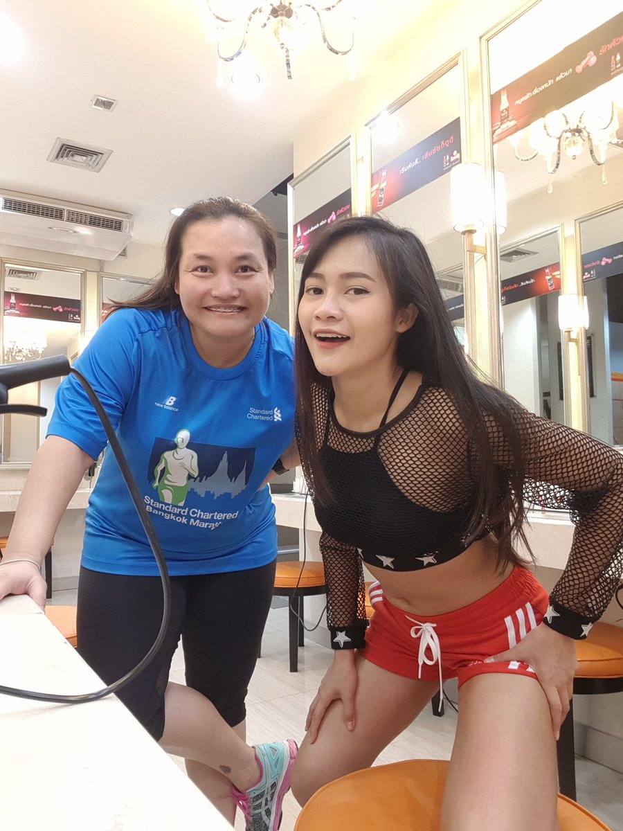 JKraikong's tweet image. Focus..Zumba or Selfie ?? 😅🤳📸..🔊💃 #Junestyle #Junelife