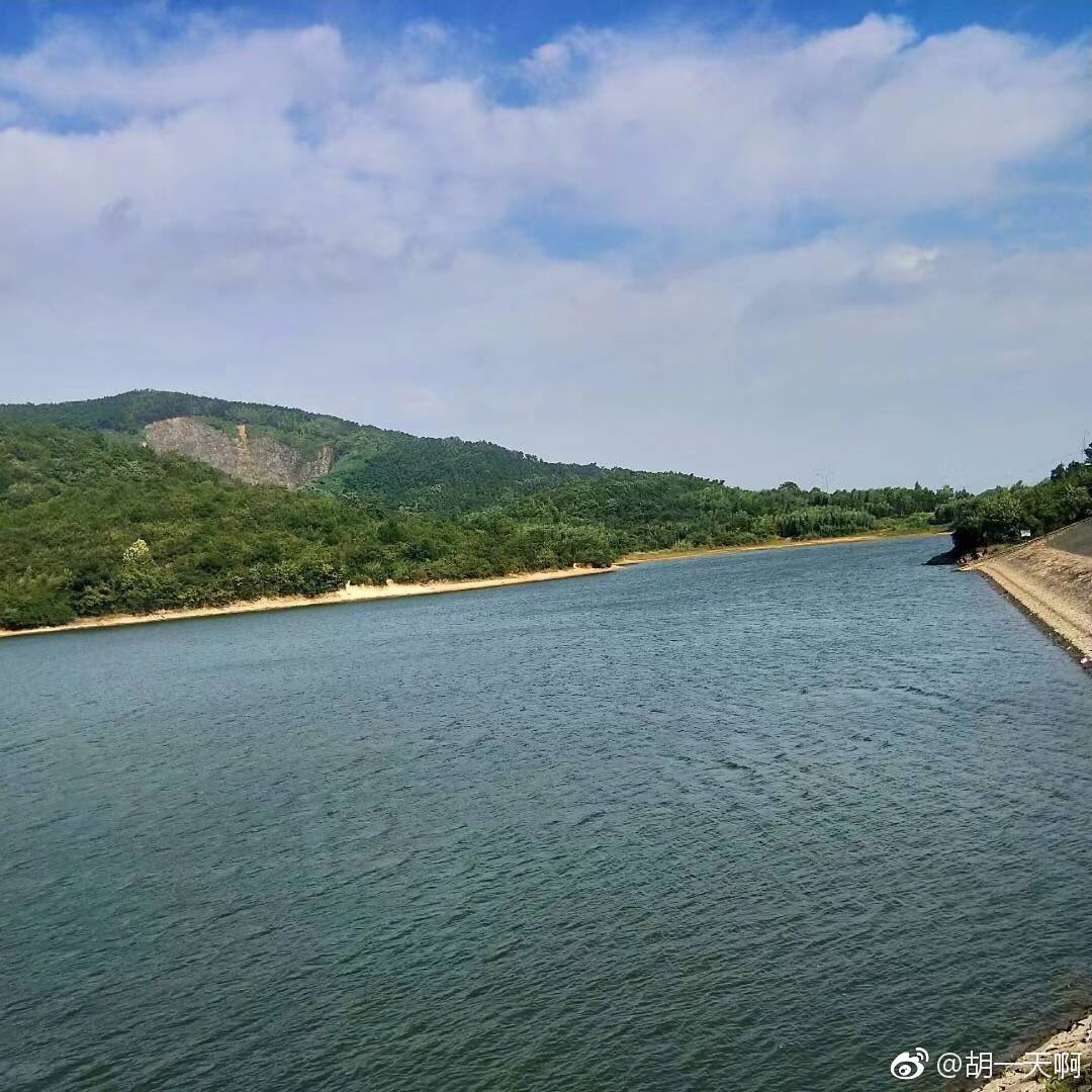 huyitian_intl's tweet photo. [TRANS] 181005 #HuYitian Weibo

“No matter where you are, the taste of your hometown will forever be engraved in the deepest part of your heart.” https://t.co/l9Oir29QsJ