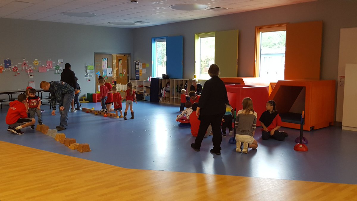 DQuinlanMMS's tweet photo. Even more @MMS_Mexico_MO 8G @ Early Childhood Center for #TyLueServes18 https://t.co/p0qb5Bn8xV
