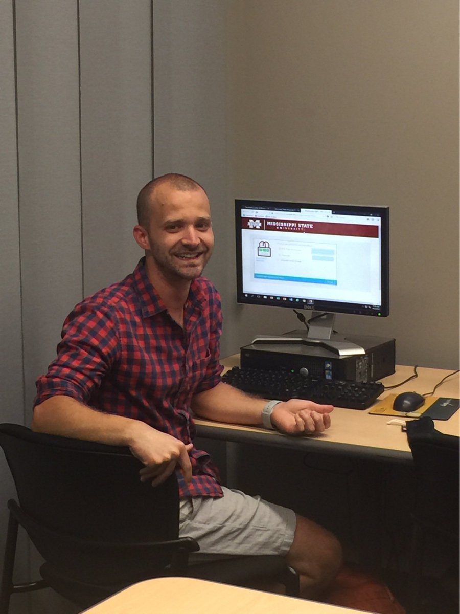 msstate_writing's tweet photo. Tom is ready to work with you at our Templeton location! We're open there and at President's Circle until 1:00. Oh, and happy #MaroonFriday !! #hailstate #msututors #write https://t.co/P2B392RvJN