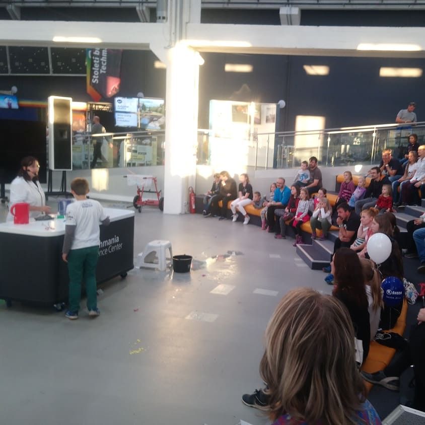 Zpravyzmesta's tweet image. Dneska je noc vědců! Takže až odvolíte přijďte bádat! @noc_vedcu #nocvedcu #techmania #techmaniaplzen @techmania_science_center #Plzen #Pilsen #visitplzen #igpils#city #visitcz #science #ZCU