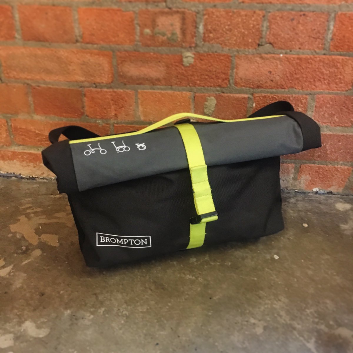 BromptonBicycle's tweet photo. Fancy winning one of our Brompton Bags? To enter simply FOLLOW us &amp; RT. We'll pick a winner on Monday 10am. https://t.co/mBQ7F5dklY