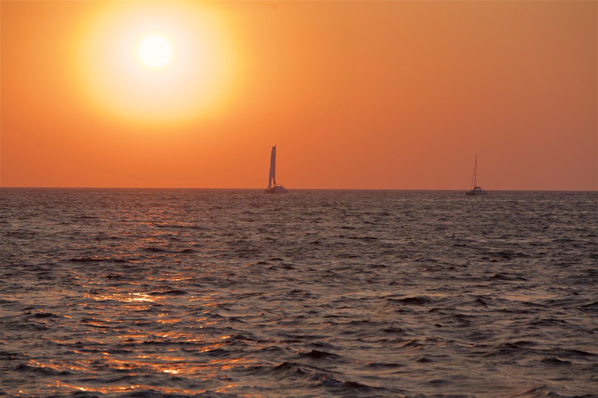 susantran's tweet photo. Finally editing my photos from 4th of July, #ACK and #Greece. Gave me a chance to relive some fun times we had this summer! Here are some from magical sunset in #Santorini. #Opa #Thavma https://t.co/BJWAc3X1Cl