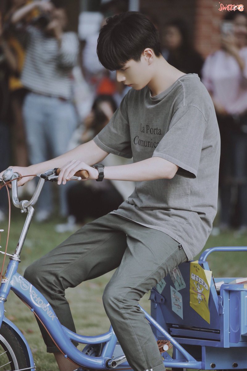 huyitian_intl's tweet photo. [HQ] 181005 #YouthShouldBeEarly 💌
© sweet day

#HuYiTian #胡一天 https://t.co/tsOGekwNYx
