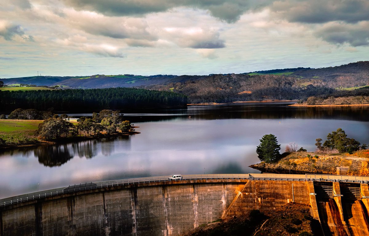 iha_org's tweet photo. Australia has a total installed hydropower capacity of nearly 8.8 GW, including more than 1.3 GW of pumped storage. Read more in our 2018 Hydropower Status Report: https://t.co/DooTSLhCwY #2018HSR #FridayFact #didyouknow https://t.co/OGuTYYfJNJ
