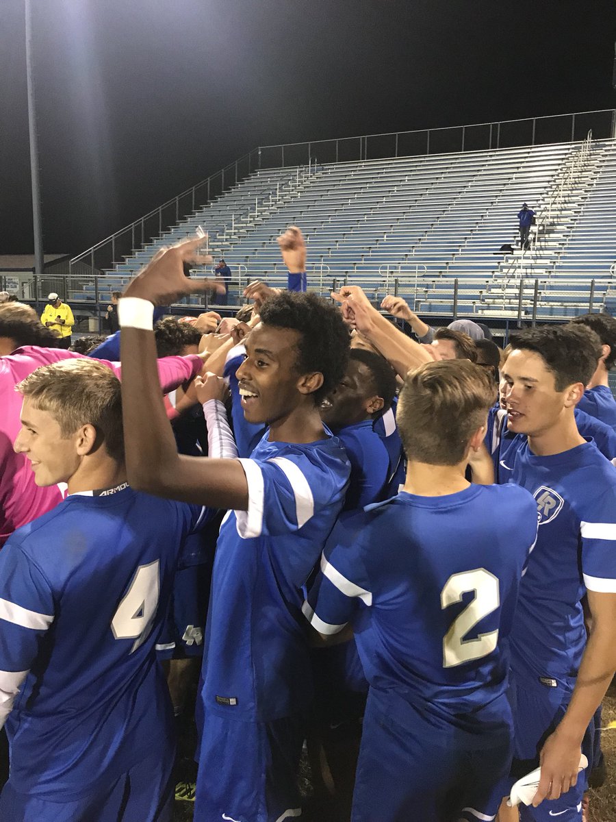 SoccerLincoln's tweet photo. A few more pictures from senior night! Congrats gents! 

#SplitterSoccer #SplitterStrong #FamilyOverEverything https://t.co/iZ4ZpKGCbp