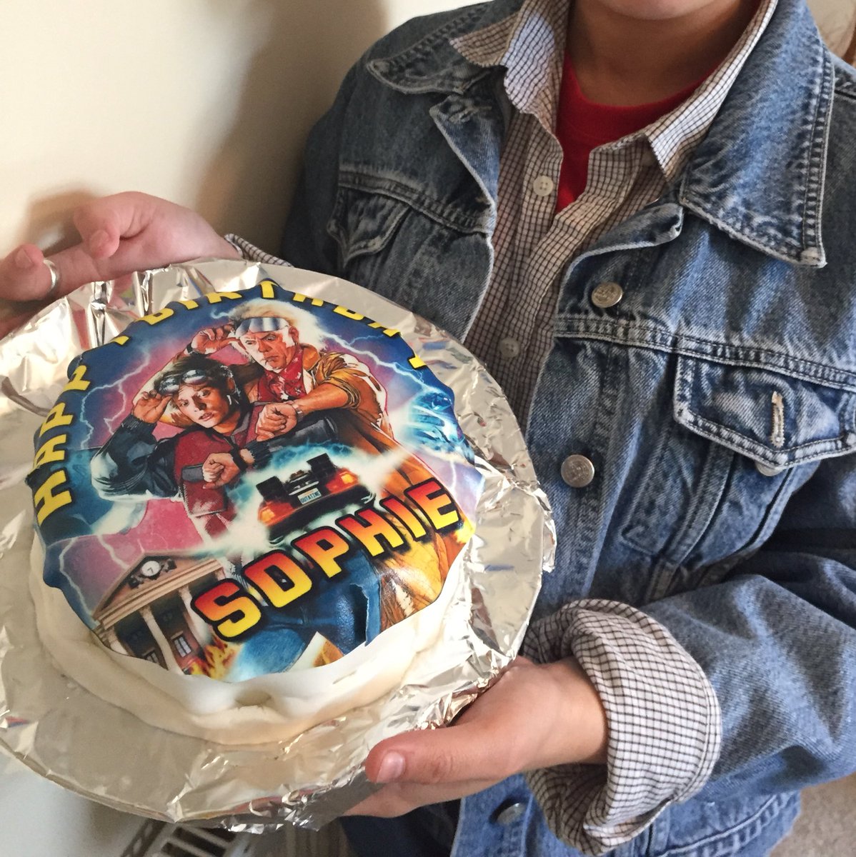 sophielatifa's tweet photo. Celebrating my 18th in style @TomWilsonUSA @LeaKThompson @realmikefox @BacktotheFuture @CrispinGlover #hydratelevelplease #fruitplease https://t.co/8vrV0dNGX6