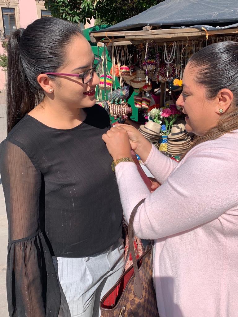 JuntasXDurango's tweet photo. En estos momentos, equipo ONMPRI Durango lleva a cabo actividades de sensibilización e información a la población sobre el #CáncerDeMama en puntos estratégicos de nuestra ciudad #LaPrevenciónEsClave #MesRosa #LaCausaNosUne https://t.co/SX3UOFGOFV