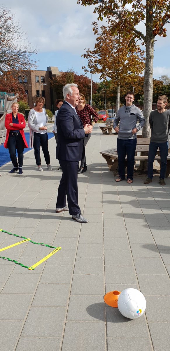 Mooie start project bewegend leren met veel enthousiaste leraren en wethouder. Actief leren voor Westlands kids! <a href="/BewegendW/">BewegendLerenWestland</a>  <a href="/VVDWestland/">VVD Westland</a>