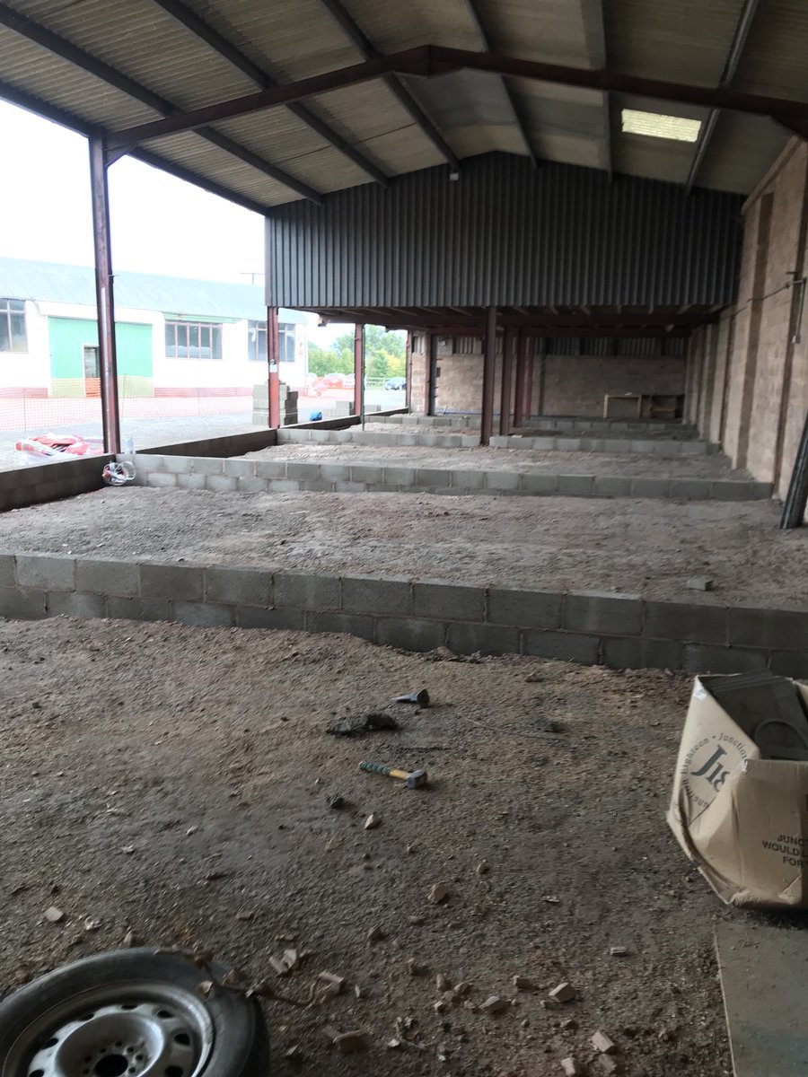 BrickworkH's tweet photo. Block work all up too floor level on our recent project splitting an old barn into industrial units https://t.co/98BysbtRFk