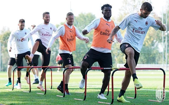 #training #teammates 😄 #milanello <a href="/acmilan/">AC Milan</a> ift.tt/2y3Asdn