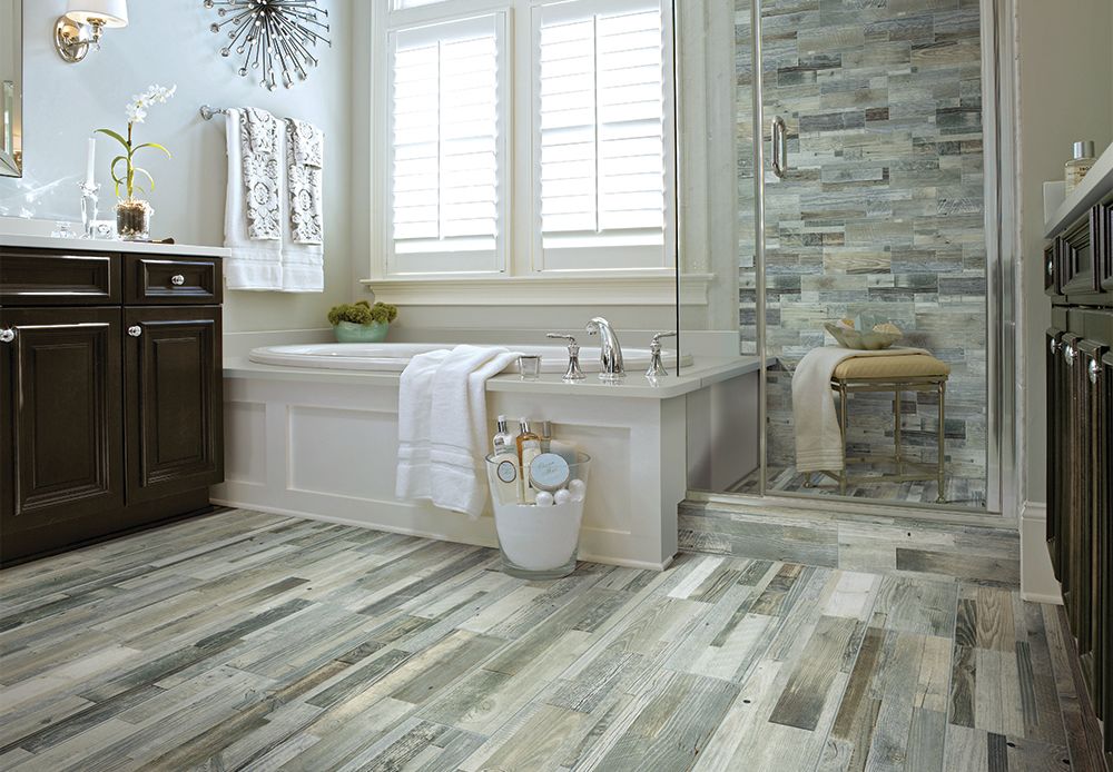 StandaleInterio's tweet photo. Gorgeous rustic wood grains in a strong porcelain plank? #ShawFloors brings it with Salvaged, shown here in Barnwood. This style is available in 3 additional colors and a two plank sizes! https://t.co/7F19XmAbCA https://t.co/8v85oZQZFK