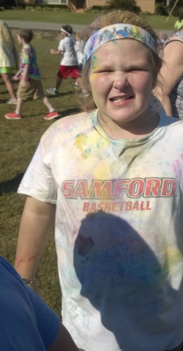 ChristyMurphre2's tweet photo. #aesknights #ArabElementary #AEschool WeRarab color Run #AES18 https://t.co/gyoBhkFerz