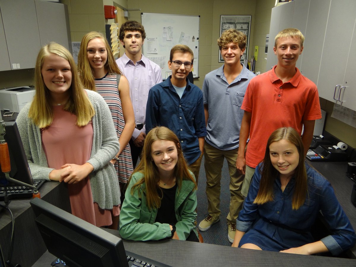 WRHSBank's tweet image. The 2018-2019 Bank Staff invites you to stop by and make a deposit during lunch! #DECASBEWEEK @KSDECA @DECAInc @WRHSBusiness