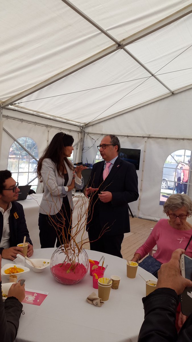 carnel80's tweet photo. #OctobreRose #CentreStime #Amiens ce vendredi 5 octobre avec notre marraine du centre s'time #MelanieDoutey le Dr Gozy et Annabelle Chojnacki https://t.co/WzOHkm9Xqh