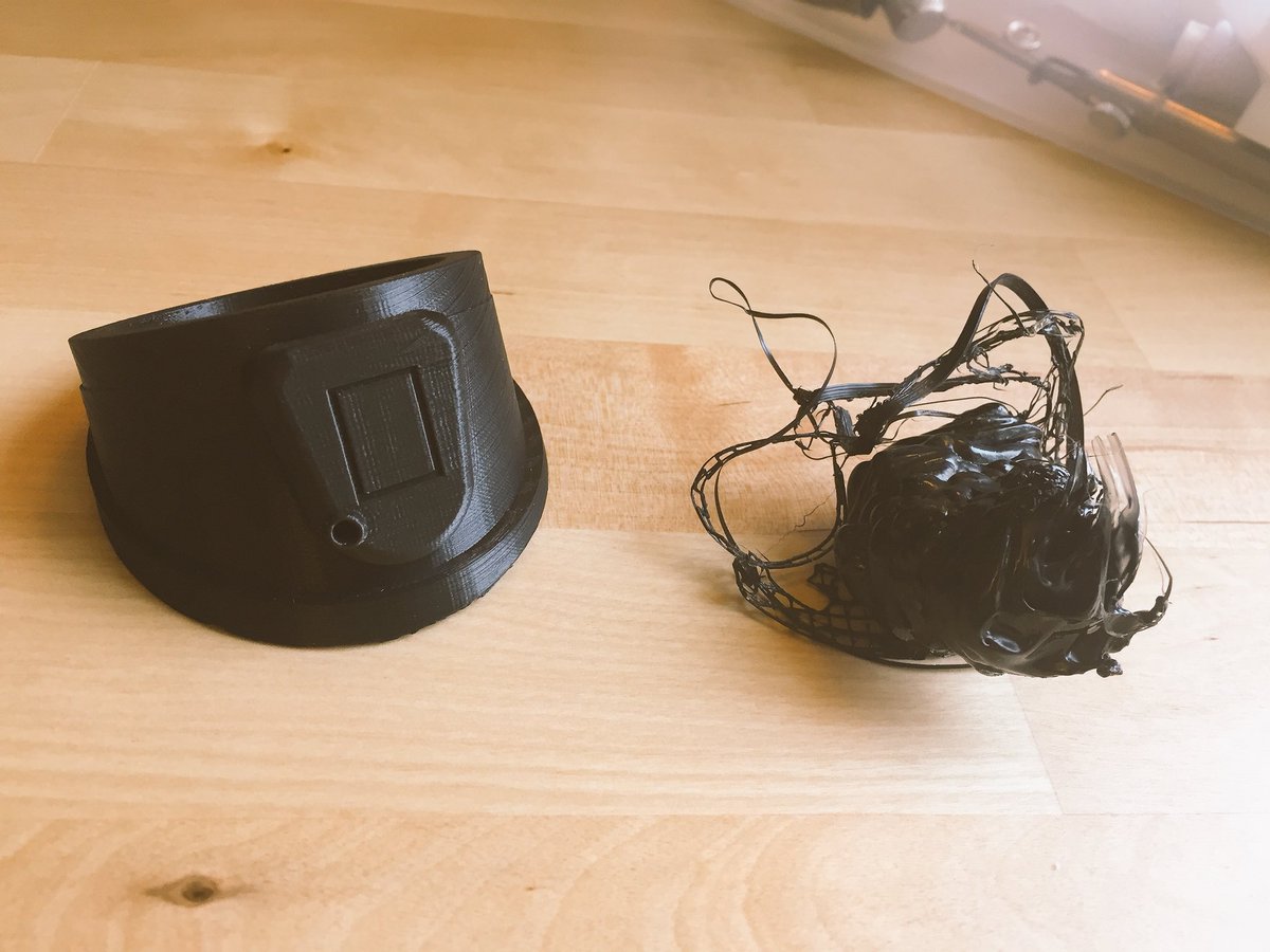 RobotMakerGirl's tweet image. The coolest thing about 3D printing, is how you can easily replicate parts by printing the same file again!  For example, this part I printed twice. Practically identical!!! 🤣 #PrintFail #YoungScientistProbs