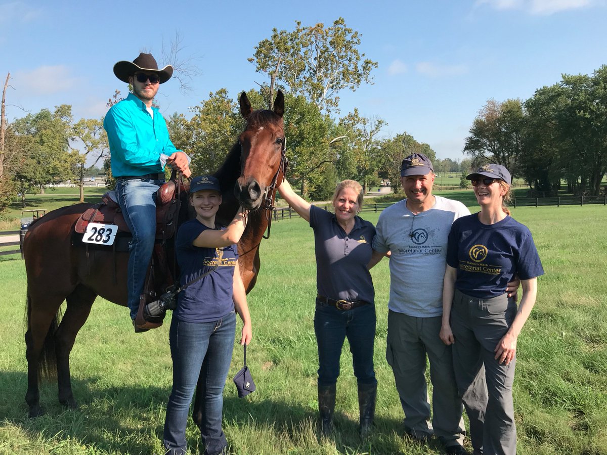 SecretariatCen1's tweet photo. Beth partnered with her trainers to prepare Delmar for the Makeover and Huston Bluford piloted him through the trail course. Congratulations to all of the #TeamMMSC and #TeamHuston members who made Delmar's success this weekend possible! #TBMakeover #CompetitiveTrail #OTTB 💕🥳 https://t.co/PmhUHNrPIF