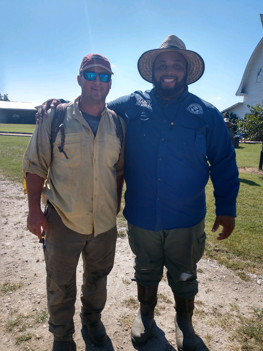farmRmike's tweet photo. Two ol' retired guys
-one from the NFL
-one from the dairy
Take your best guess @WiseFarmerBrown
#FirstFruitsFarm https://t.co/UqTP56shfx