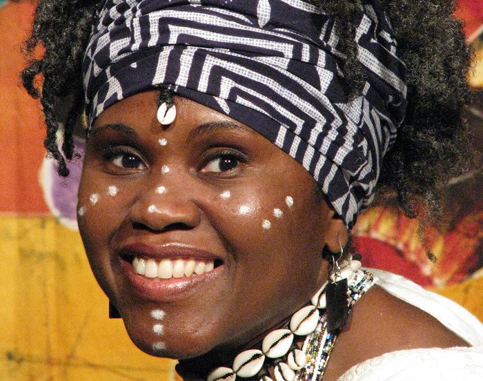dancecentre's tweet photo. This month's #Dance Centre Member Spotlight features the amazing Jacky Essombe: check out this great Q&A about her philosophy and work https://t.co/mrcG4VVTIR #dancecentremember #africandance #yvrarts https://t.co/Vhq1R2MJJq