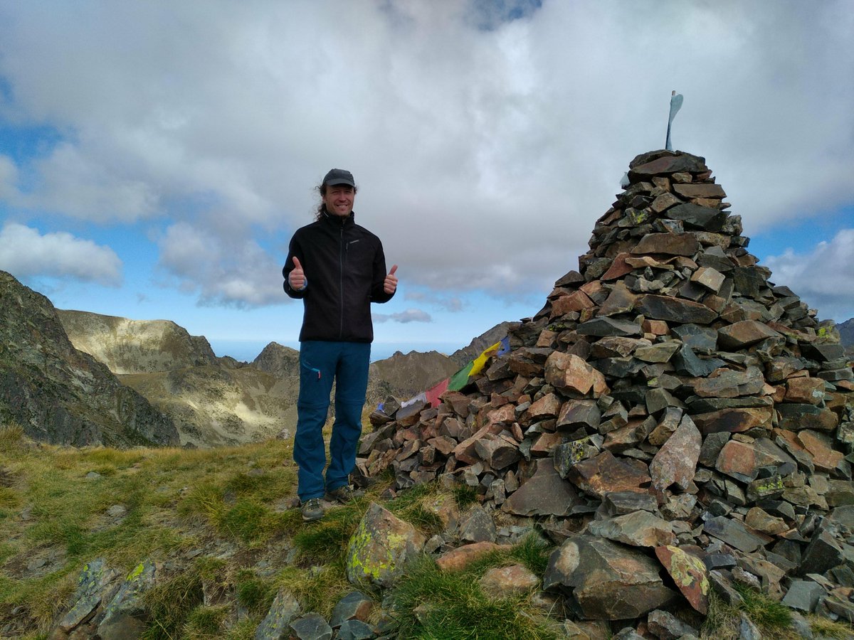 LonePeakbagger's tweet photo. Standing at the top of the Pic de Pichaley (2626m) on Wednesday. 😃
#picdepichaley #summit #summitcairn #pyrenees #summiteering #peakbagging #neouvielle https://t.co/p1xRxKmR80