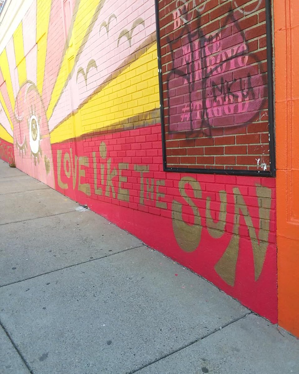 KathrynBoland2's tweet photo. Greetings from Jamaica Plain. Love like the sun. Sometimes you need to behind the clouds. But come back out again to spread your warmth to ALL. #lovelikethesun #jp #murals #loveisstrength #staystrongboston #bostonstrong 
🖌🖌🌞🌞💖💖💪💪 https://t.co/ibH96oiwRn