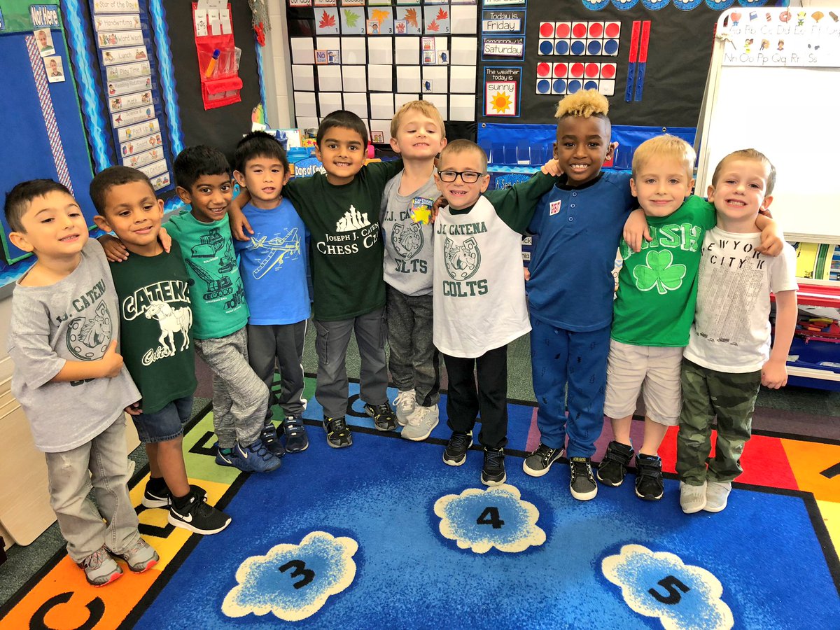 ScovillSmarties's tweet image. They make me smile everyday! Happy World Smile Day from these smiling SuperKids! 😁🙂😀 #smilingiscontagious @CatenaColts