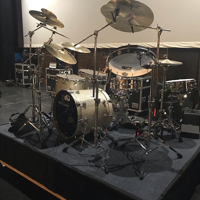 Robeone1's tweet image. Setting up drums for #marcominnemann #progstock2018 ift.tt/2O7Lzfp