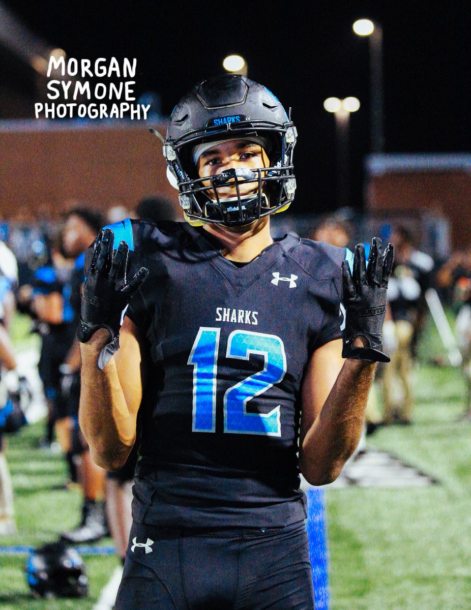 morgansymonepic's tweet photo. @yvng_axel @SCSharkFootball 
shadow creek hs football.
9.28.18.
photos by morgan symone. https://t.co/F3cKQpH2TJ
