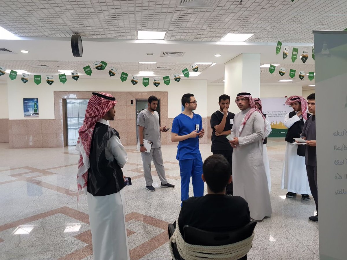 WesabMed16's tweet photo. 📷:
زيارة أ.هاني مسؤول مركز الإرشاد الجامعي مع مجموعة من الطلاب 
@eli_kau #تحضيري_19 #تحضيري19 #تحضيري_١٩ https://t.co/jUQhcOJpdE
