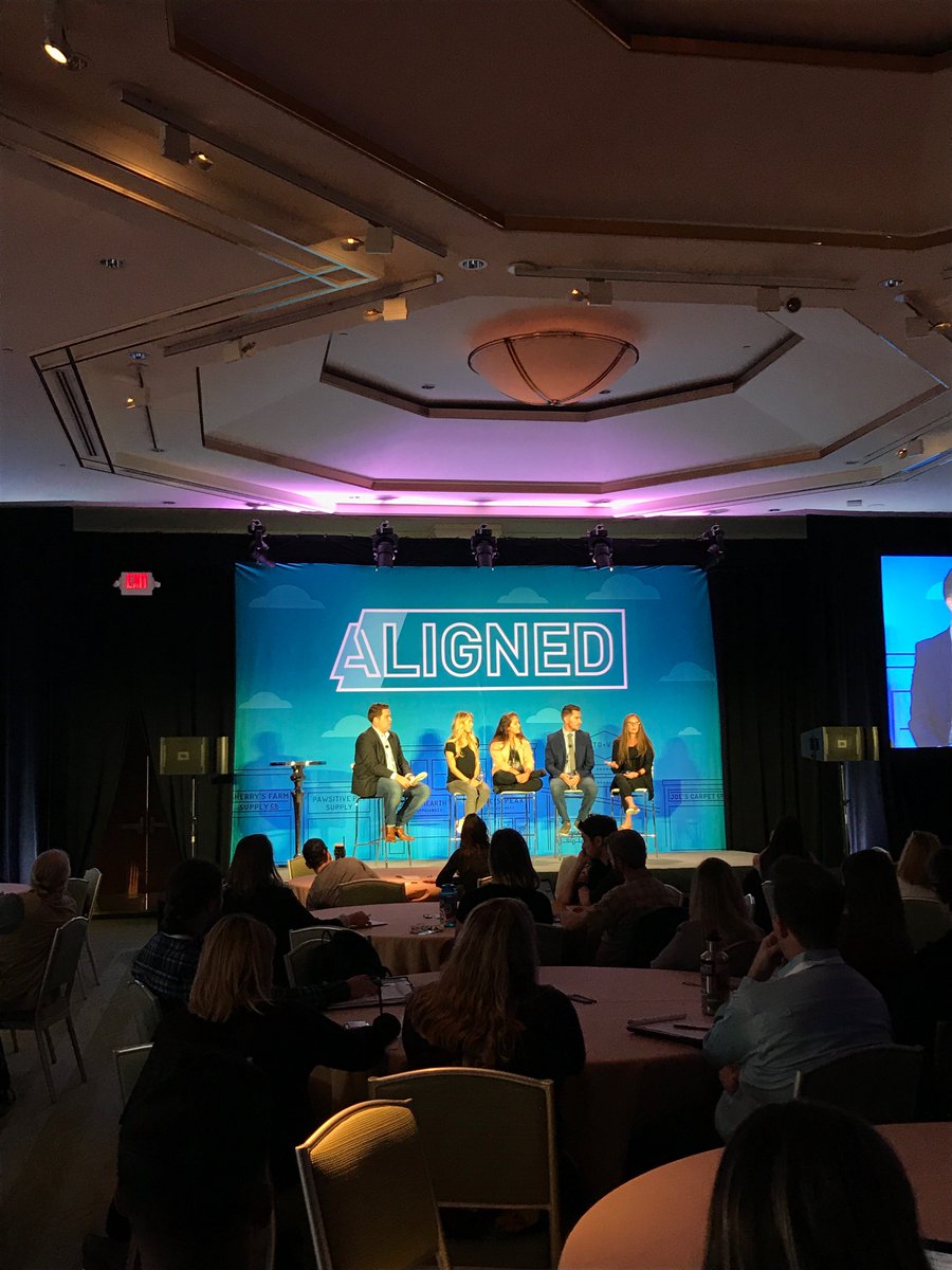 Promoboxx's tweet photo. "A strong influencer program hinges on finding the right people for your brand and truly approaching it as a partnership." A great panel moderated by @MavrckCo co-founder @cjwolfel
#AlignedCon #socialinfluencers https://t.co/cxYmIg9L34