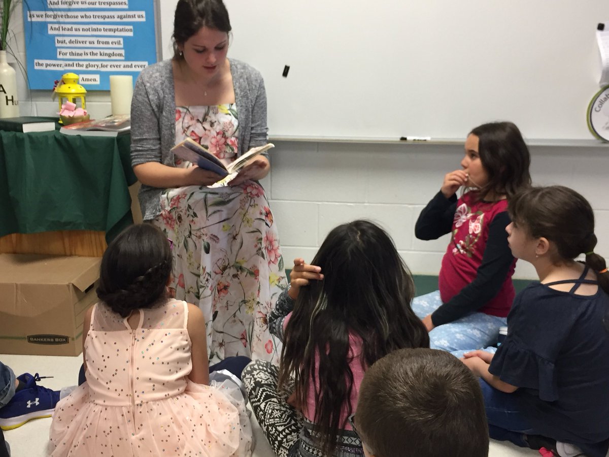 HolyFamilyS's tweet photo. Read In Week finished off with Mrs.  Pottle in 3A! https://t.co/pGeF2QGx57