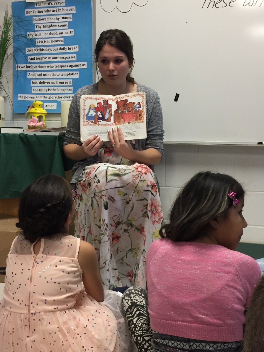 HolyFamilyS's tweet photo. Read In Week finished off with Mrs.  Pottle in 3A! https://t.co/pGeF2QGx57
