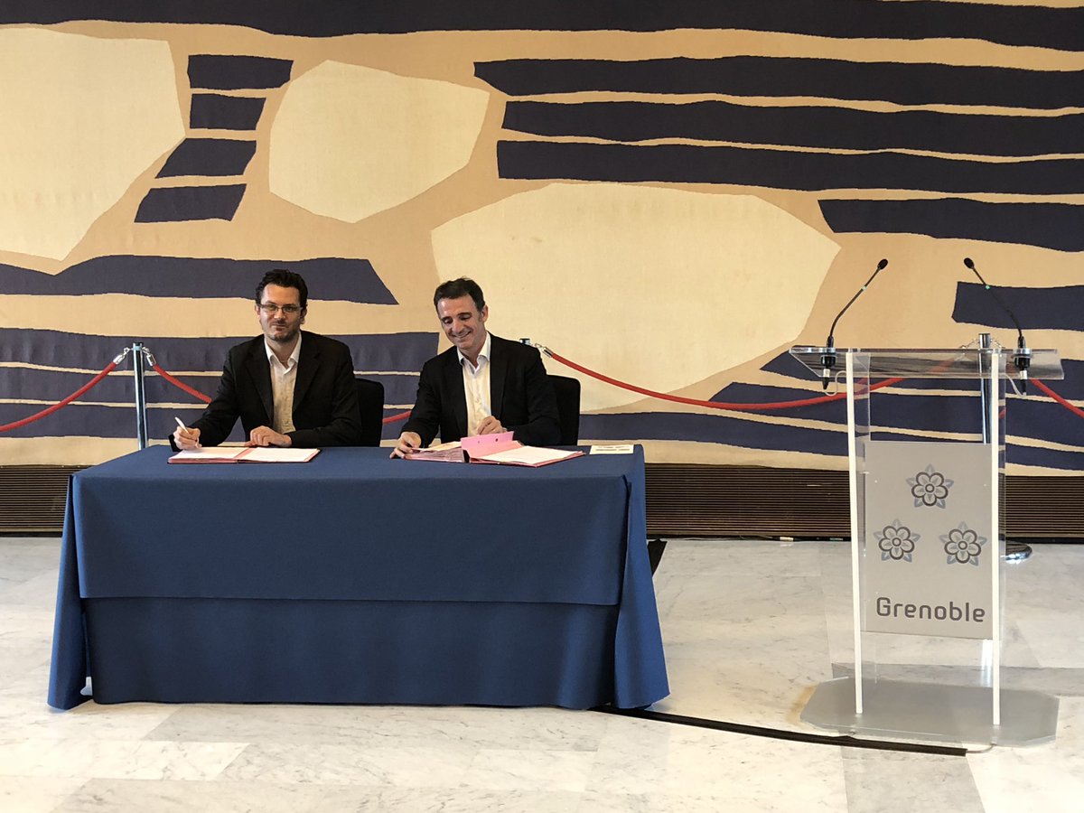 tgrouas's tweet photo. Ouverture de la #wikiconvention francophone 2018 par @EricPiolle et signature de la convention sur les données ouvertes entre la @VilledeGrenoble et @Wikimedia_Fr, de bien belles perspectives https://t.co/ulTrfBBgXo @languesFR https://t.co/1k4f6vTFmY