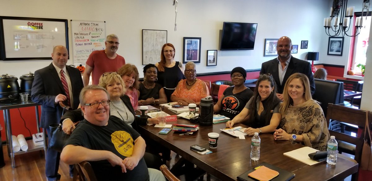 SeedsDigitalMkt's tweet image. Thank you Tamara @RobbDigitalMktg for the informative &amp;amp; personal conversation abt leadership &amp;amp; empowering a team/staff, and each other! #EdisonConnects #networkinginnj

Join us! Every Fri  815 a.m. we&apos;re at @coffeehousenj facebook.com/groups/2430113…