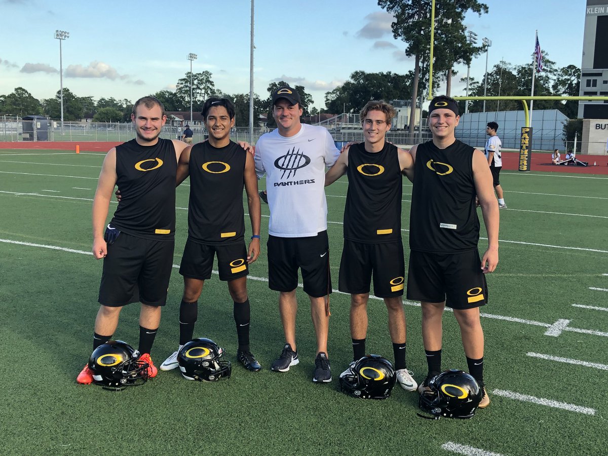 CoachJaskowiak's tweet image. My position group - a real privilege to coach this great group of guys. #kleinoak #kickersarepeopletoo @Sethmorgan30 @thomashathorn23 @Alfredo03388590 @KLEINOAKFB