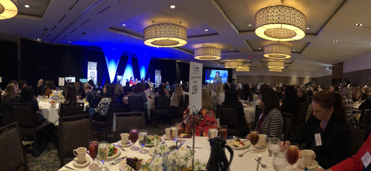 TheRozBooker's tweet photo. #thishappend #comericawbs!
Comerica Bank Women’s Business Symposium —Helping women in business
✅Learn
✅Connect
✅Grow
Powerful panels of speakers; lots of tools.
@comericacares @billingsleycodallas @usattynealycox @rangers @chefjamiegwen @justbobbibrown @YourBizRules https://t.co/JAoivF1VYU